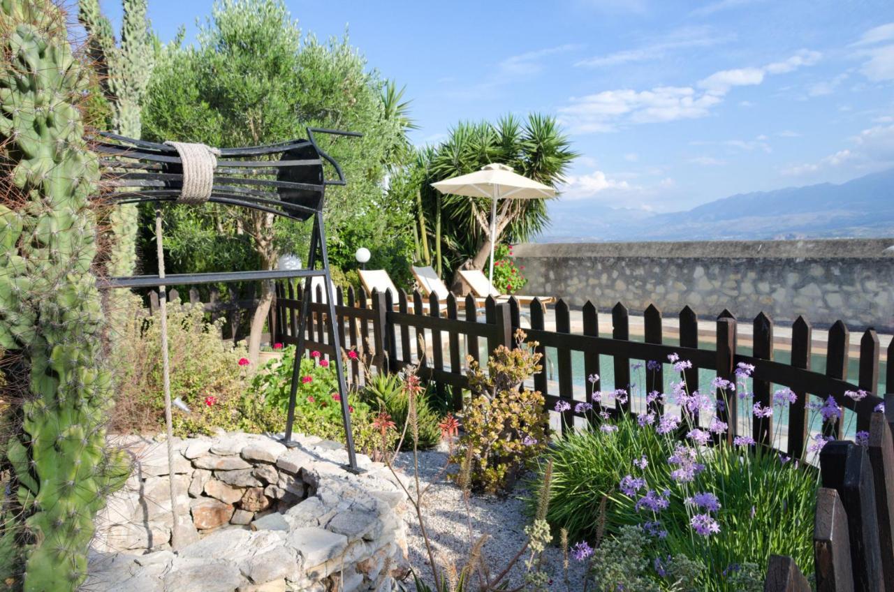 Villa Athina 메갈라크라피아 외부 사진